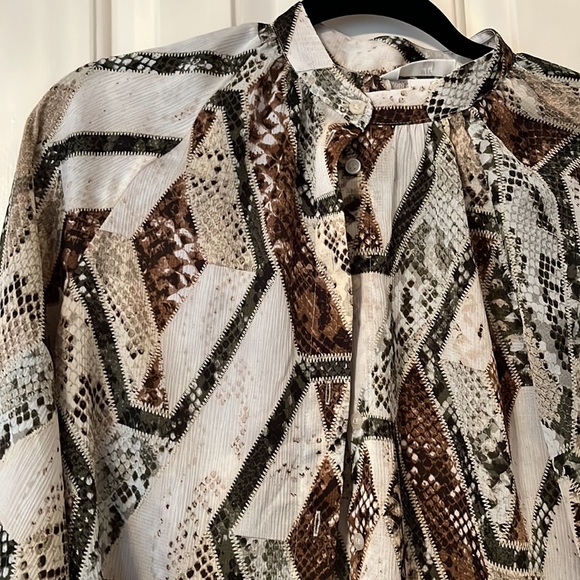 H&M Blouse - Picture 2 of 2